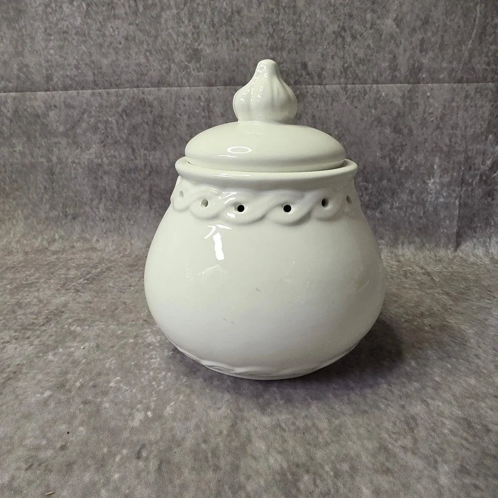 Norpro Deluxe Stoneware Garlic Keeper #254 White Ceramic